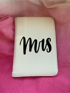 White "Mrs" Passport Cover/card wallet with Black Script